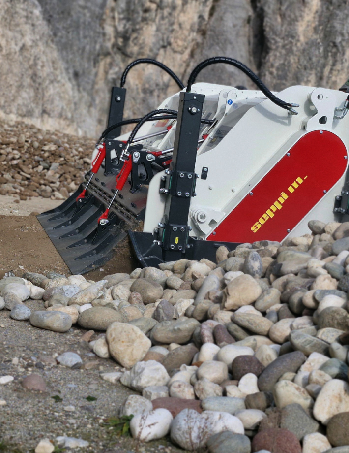 Das Gehäuse der MAXICRUSHR xd besteht aus hochfestem, verschleißfestem Stahl AR400 für außergewöhnliche Haltbarkeit. Die austauschbaren Verschleißplatten ermöglichen eine einfache und kostengünstige Wartung.