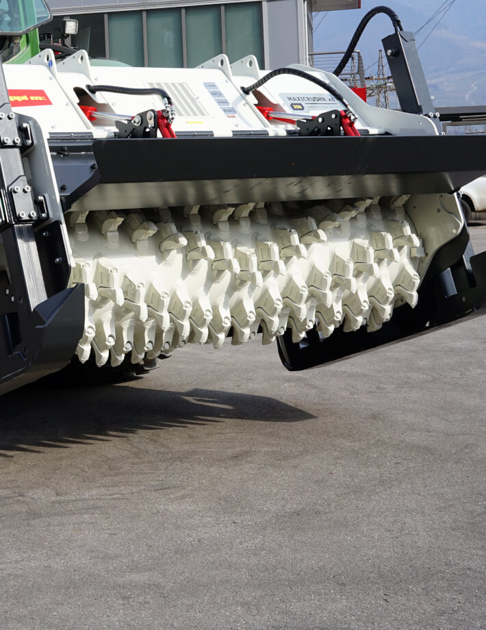 MAXICRUSHR xd - Der Rotor der MAXICRUSHR xd ist mit festen Werkzeugen ausgestattet, die für maximale Stabilität und Schneidleistung sorgen. Die Wolframkarbid-Einsätze garantieren eine außergewöhnliche Härte und Langlebigkeit.